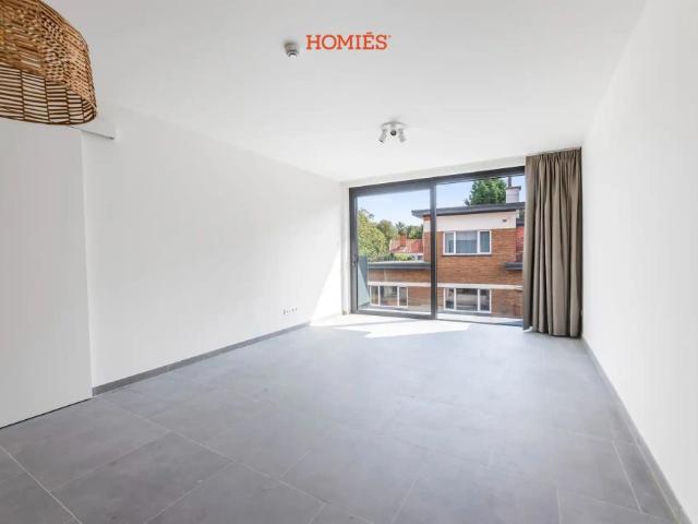 Gloednieuw gemeubeld één slaapkamer appartement