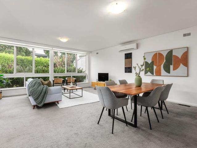 Glorious, light filled, 3 bedroom home!