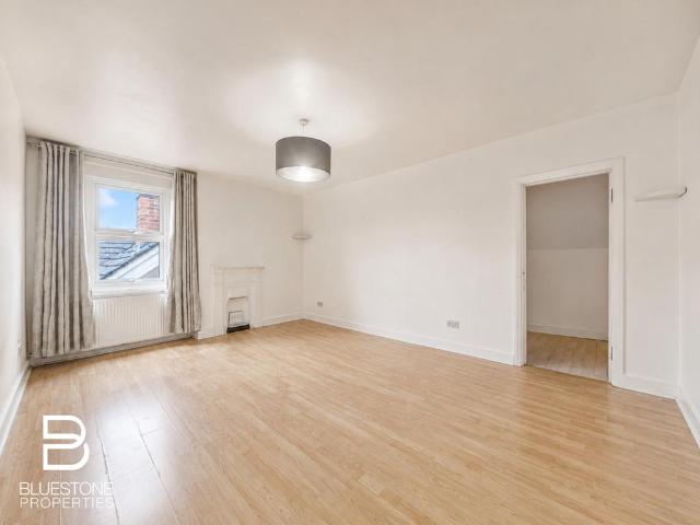 Glossop Road, South Croydon 2 bed ground floor flat to rent £1,600 pcm £369 pw