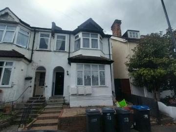 Glossop Road, South Croydon CR2 2 bed flat to rent £1,700 pcm £392 pw