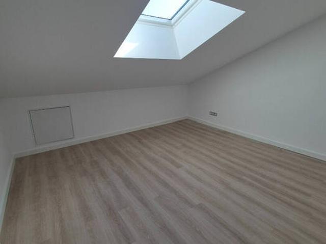 GLATIGNY F4 NEUF EN DUPLEX AVEC CUISINE EQUIPEE ET STATIONNEMENTS