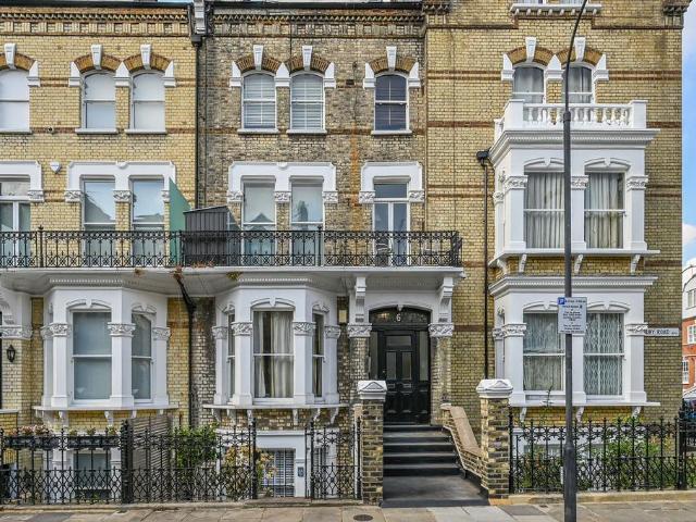Glazbury Road, West Kensington. 1 bed flat to rent £3,250 pcm £750 pw