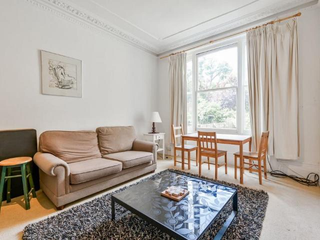 Glazbury Road, West Kensington. 1 bed flat to rent £3,250 pcm £750 pw