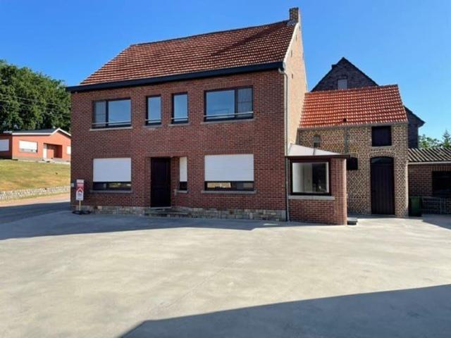 Glabbeek: Ruime woning met 3 slaapkamers, 1 badk