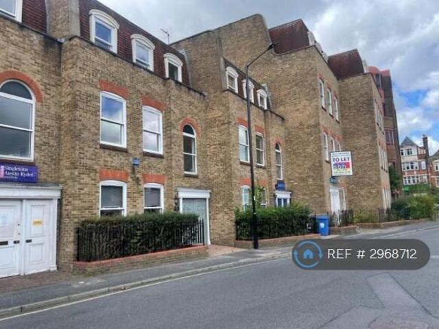 Gladbeck Way, Enfield, EN2 2 bed flat to rent £1,900 pcm £438 pw
