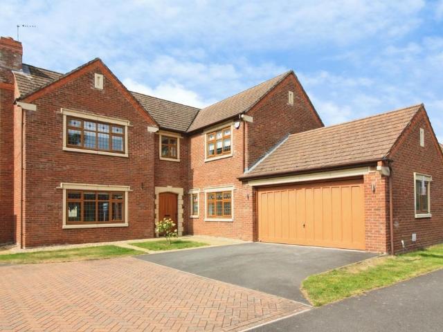 Glade Drive, Ellesmere Port CH66 5 bed detached house to rent £2,600 pcm £600 pw