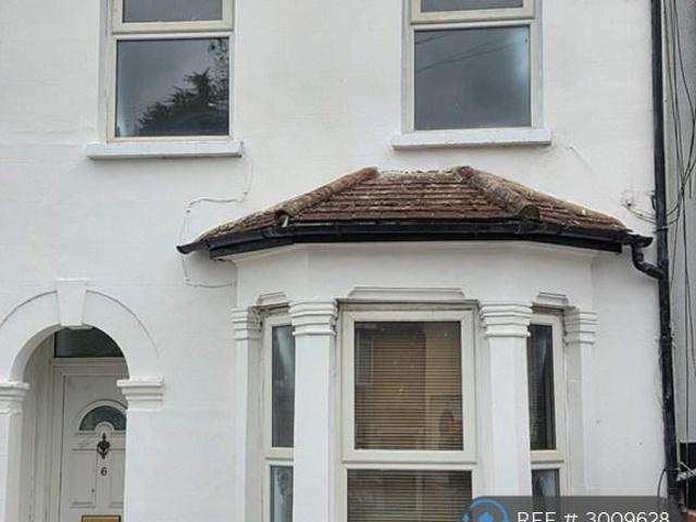 Gladeswood Road, Belvedere, DA17 3 bed terraced house to rent £1,900 pcm £438 pw