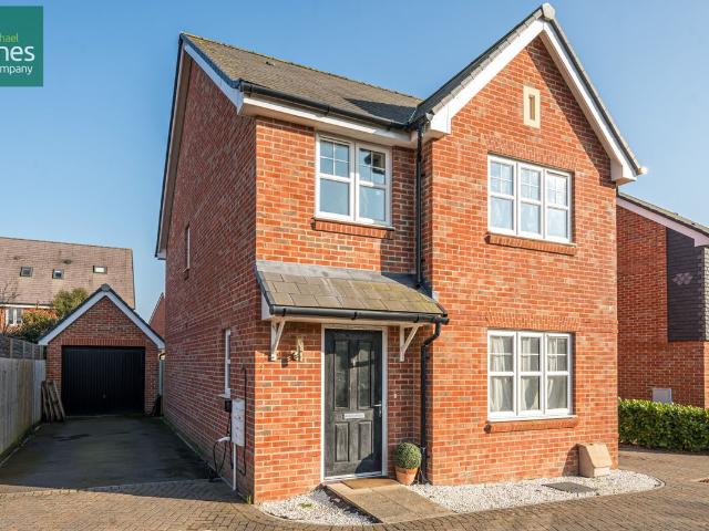 Gladiolus Grove, Worthing, West Sussex BN13, 4 bed detached house to rent, £1,995 pcm | PrimeLocation