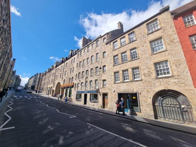 Gladstone Court, City of Edinburgh, EH8 8DF, United Kingdom | 2 bed apartment for rent #136867921 | Rentberry