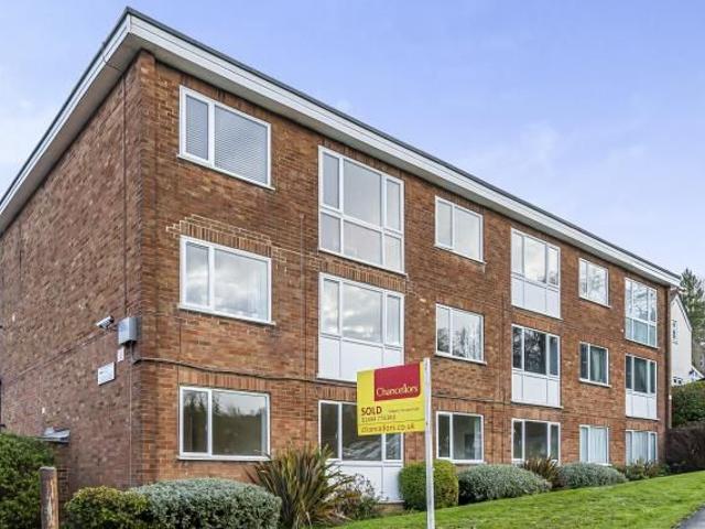 Gladstone Court, White Hill, Chesham HP5, 2 bed flat to rent, £1,500 pcm | PrimeLocation