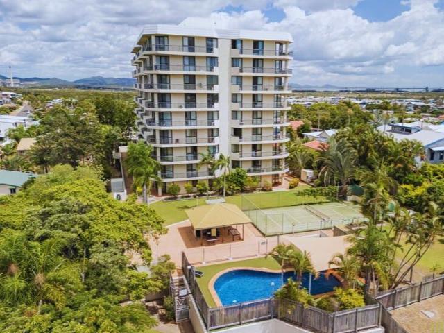 GLADSTONE CITY APARTMENT
