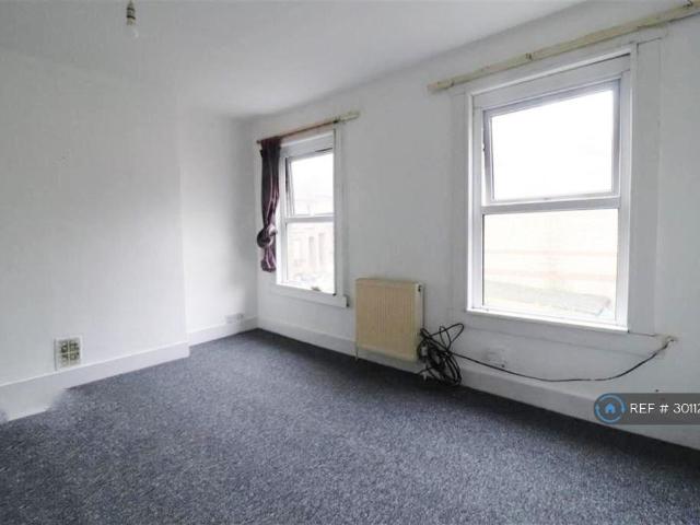 Gladstone Avenue, Luton, LU1 4 bed terraced house to rent £1,850 pcm £427 pw
