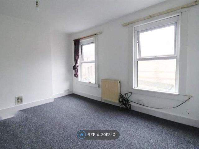 Gladstone Avenue, Luton LU1, 4 bed terraced house to rent, £1,800 pcm | PrimeLocation
