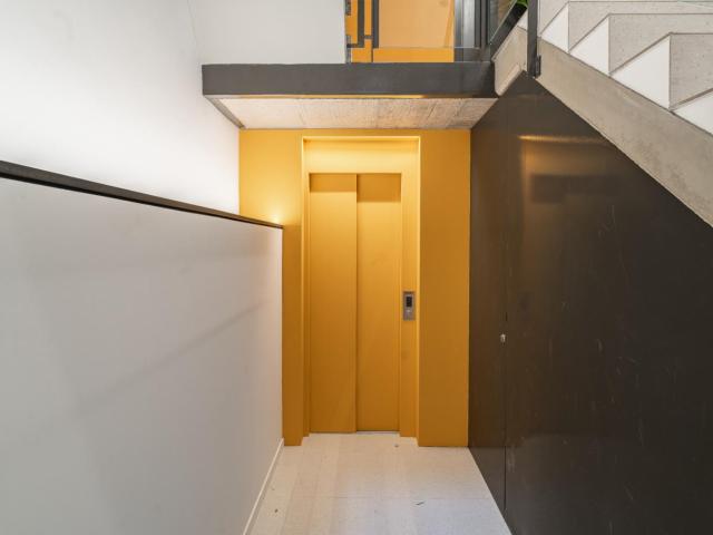 GLADSTONE: NEWLY RENOVATED APARTMENT RESIDENCE