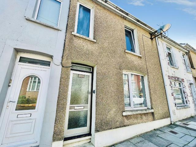 Gladstone Street, Abertillery NP13, 3 bed terraced house to rent, £750 pcm | PrimeLocation