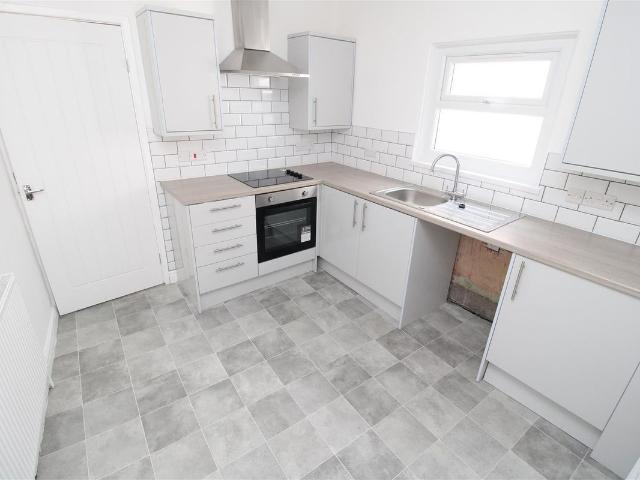 Gladstone Street, Abertillery NP13, 2 bed flat to rent, £600 pcm | PrimeLocation