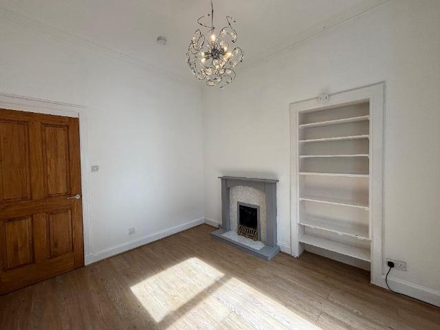Gladstone Street, Hawick, TD9 2 bed flat to rent £595 pcm £137 pw