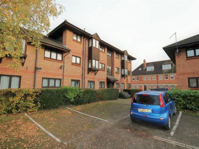 Gladstone Street, Kettering NN16, 2 bed flat to rent, £800 pcm | PrimeLocation