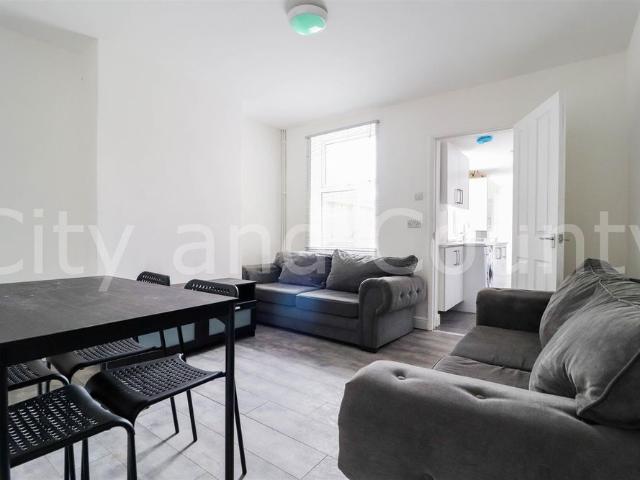 Gladstone Street, Rm 1, Peterborough, PE1 2BX