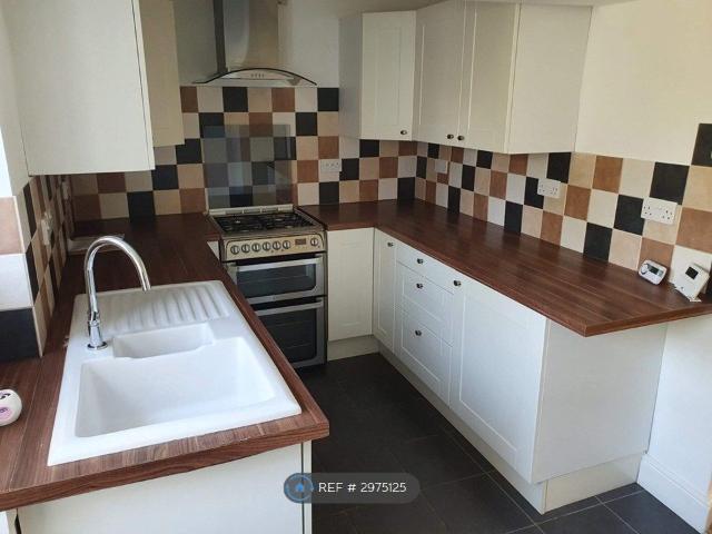Gladstone Road, Trowbridge BA14, 2 bed terraced house to rent, £1,100 pcm | PrimeLocation