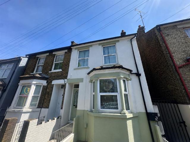 Gladstone Road, Watford WD17, 1 bed flat to rent, £1,300 pcm | PrimeLocation