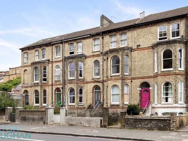 Gladstone Terrace, Brighton BN2, 2 bed flat to rent, £1,650 pcm | PrimeLocation