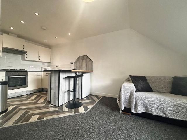 Gladys Avenue, Portsmouth PO2, 1 bed flat to rent, £900 pcm | PrimeLocation