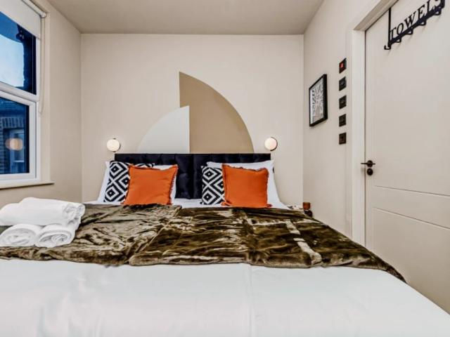Glam Compact Studio with Chic Kitchenette