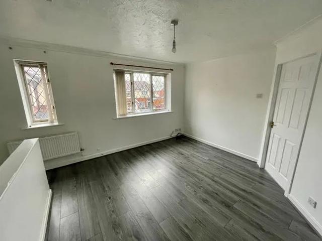 Glamorgan Close, WA10 3XT