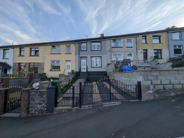 Glamorgan Street, Mountain Ash, CF45 3 bed terraced house to rent £850 pcm £196 pw