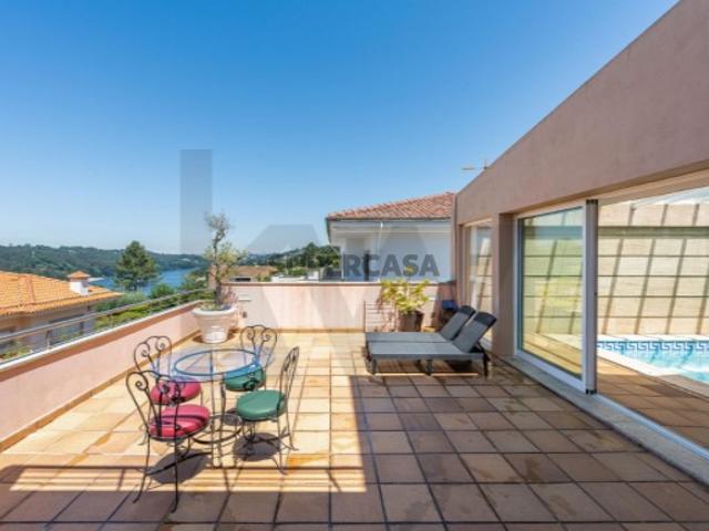 Glamorosa Moradia T4+1 com piscina Vista Rio Douro