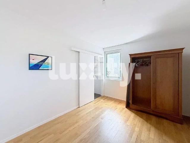 GLAND – BEAUTIFUL 3.5 ROOM APARTMENT ON THE TOP FLOOR WITH LARGE BALCONY