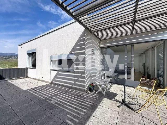 GLAND ? BEL APPARTEMENT 3,5 PIÈCES AU DERNIER ÉTAGE AVEC GRAND BALCON
