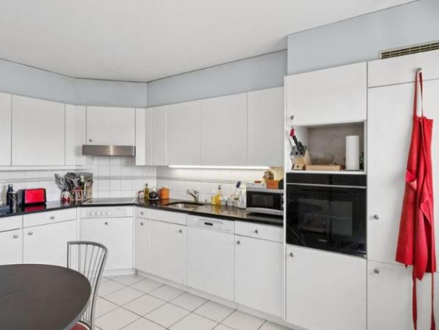 Gland Helle 3.5 Zimmerwohnung mit Cheminée, nahe Bahnhof
