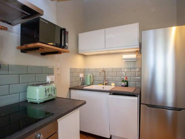 Glasgow City, G11 5HQ, United Kingdom | 2 bed apartment for rent #97272522 | Rentberry