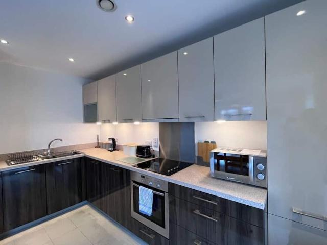 Glasgow City, G11 6EB, United Kingdom | 2 bed apartment for rent #136588942 | Rentberry