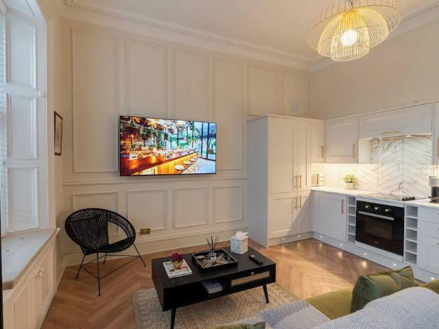 Glasgow City, G12 0XE, United Kingdom | 2 bed apartment for rent #149467343 | Rentberry