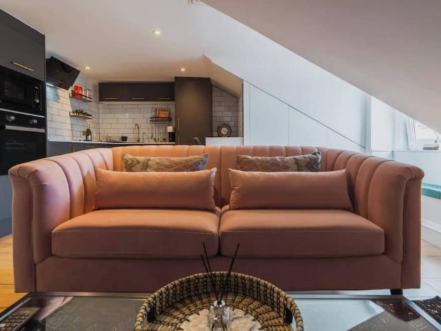 Glasgow City, G12 8JQ, United Kingdom | 2 bed apartment for rent #149463159 | Rentberry