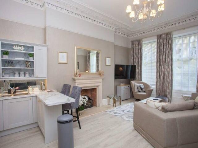 Glasgow City, G12 8PS, United Kingdom | 3 bed apartment for rent #97264136 | Rentberry