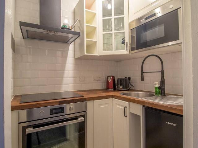 Glasgow City, G12 8RJ, United Kingdom | 1 bed apartment for rent #136378999 | Rentberry