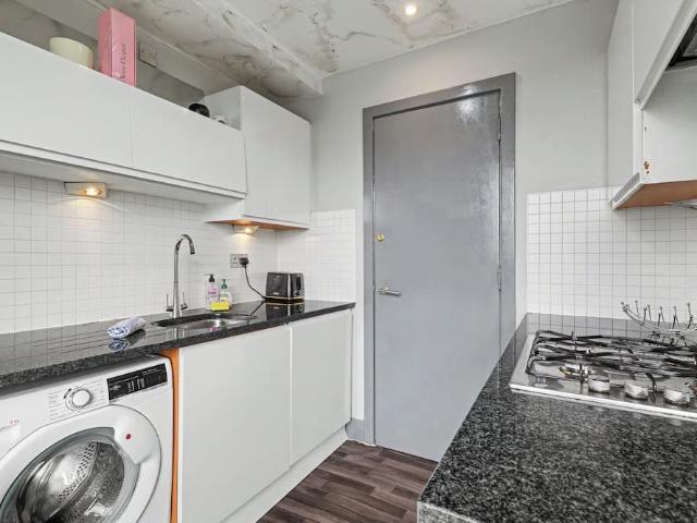 Glasgow City, G1 3LB, United Kingdom | 2 bed condo for rent #175996152 | Rentberry
