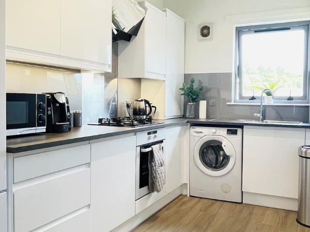 Glasgow City, G20 7JZ, United Kingdom | 2 bed apartment for rent #131790821 | Rentberry
