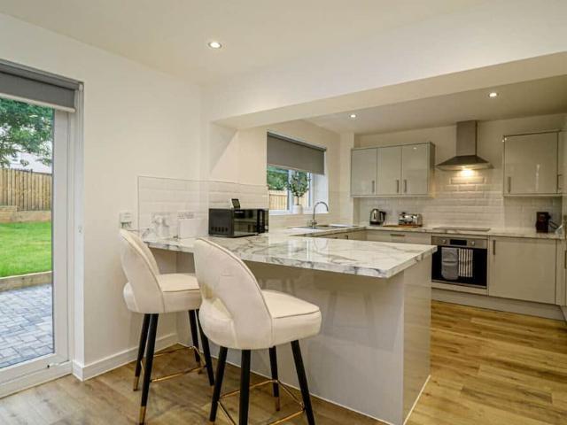 Glasgow City, G20 8EJ, United Kingdom | 3 bed duplex for rent #147773358 | Rentberry