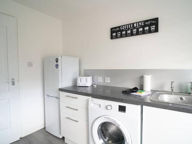 Glasgow City, G33 6LY, United Kingdom | 2 bed apartment for rent #105949730 | Rentberry