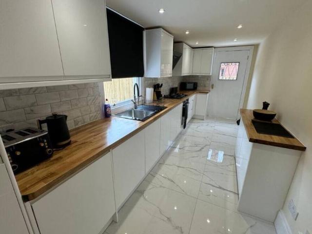 Glasgow City, G3 6TX, United Kingdom | 3 bed house for rent #128024865 | Rentberry