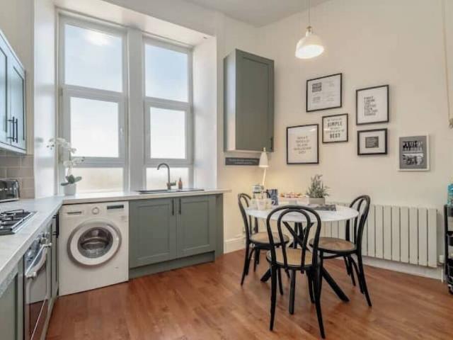 Glasgow City, G41 3QA, United Kingdom | 2 bed apartment for rent #165069065 | Rentberry