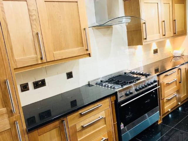 Glasgow City, G41 5BS, United Kingdom | 4 bed house for rent #97946017 | Rentberry