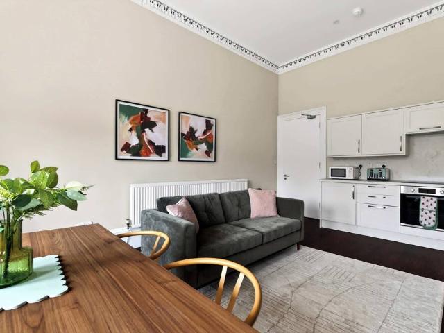 Glasgow City, G51 1LF, United Kingdom | 4 bed apartment for rent #168013912 | Rentberry