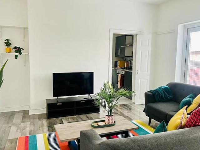 Glasgow City, G52 2LQ, United Kingdom | 2 bed apartment for rent #175993073 | Rentberry