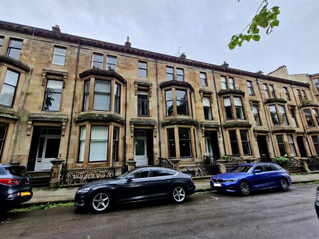 Glasgow, G12 2 bed flat to rent £1,695 pcm £391 pw